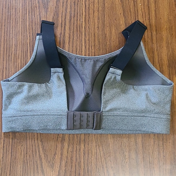 Women's Sports Bra Bundle of 3 - with FREE item** - Picture 3 of 9